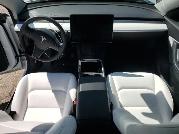 7SAYGDEE5NF374402 2022 TESLA MODEL Y - Image 8