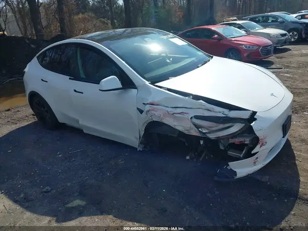 7SAYGDEE5NF385805 2022 TESLA MODEL Y - Image 1