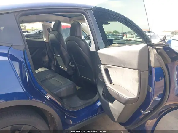 7SAYGDEE5NF386842 2022 TESLA MODEL Y - Image 8