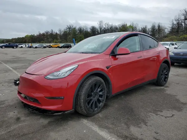 7SAYGDEE5NF388428 2022 TESLA MODEL Y - Image 1