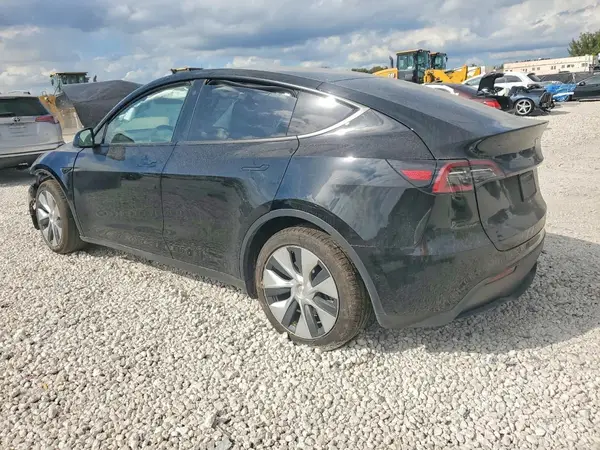 7SAYGDEE5NF388431 2022 TESLA MODEL Y - Image 2