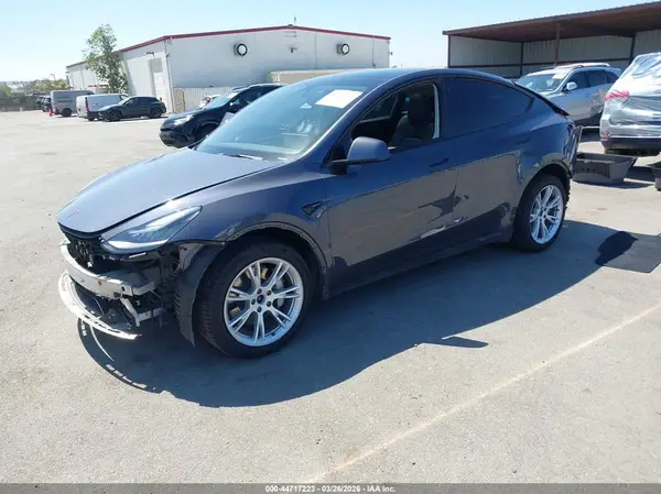 7SAYGDEE5NF389370 2022 TESLA MODEL Y - Image 2