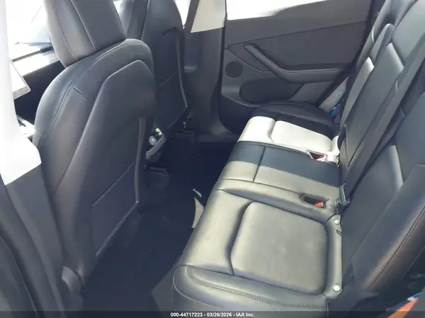 7SAYGDEE5NF389370 2022 TESLA MODEL Y - Image 8