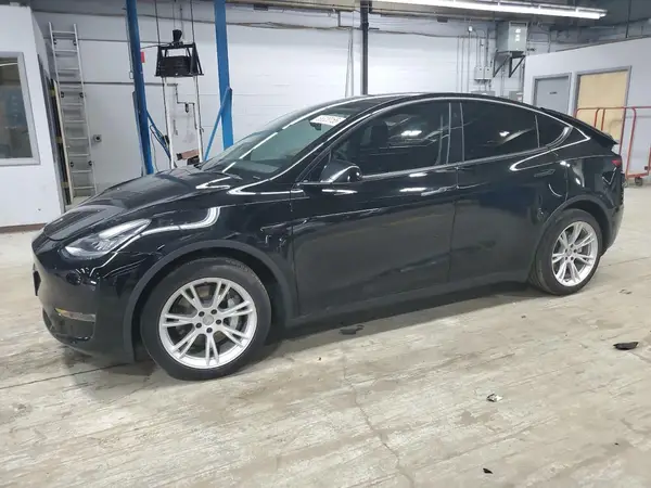 7SAYGDEE5NF393614 2022 TESLA MODEL Y - Image 1