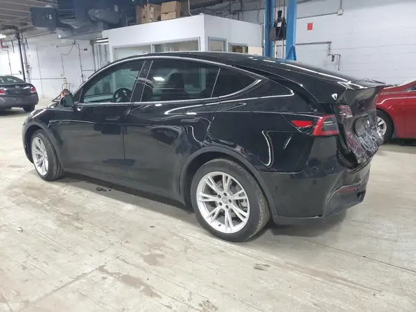 7SAYGDEE5NF393614 2022 TESLA MODEL Y - Image 2