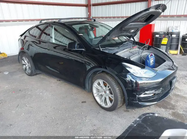 7SAYGDEE5NF393998 2022 TESLA MODEL Y - Image 1