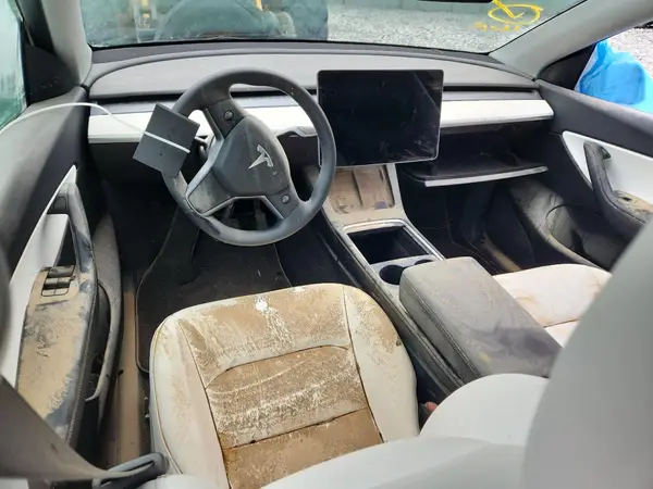 7SAYGDEE5NF395315 2022 TESLA MODEL Y - Image 8