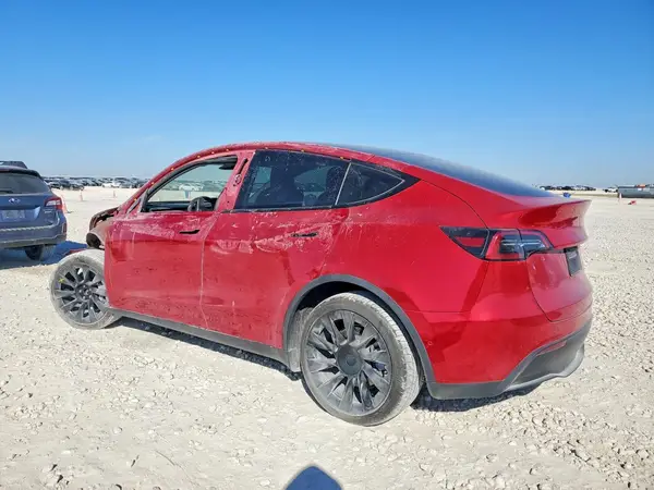 7SAYGDEE5NF399445 2022 TESLA MODEL Y - Image 2