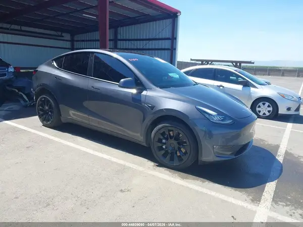 7SAYGDEE5NF403168 2022 TESLA MODEL Y - Image 1