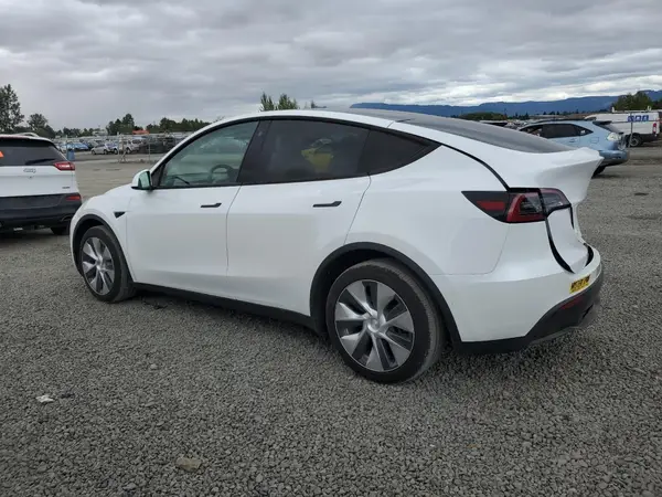7SAYGDEE5NF404417 2022 TESLA MODEL Y - Image 2