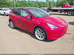 7SAYGDEE5NF419757 2022 TESLA MODEL Y