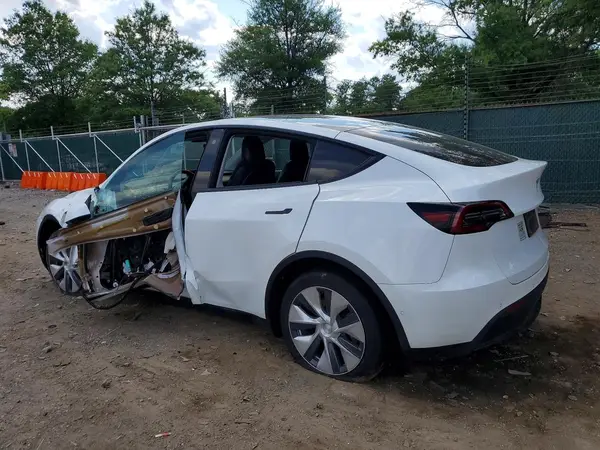 7SAYGDEE5NF422559 2022 TESLA MODEL Y - Image 2