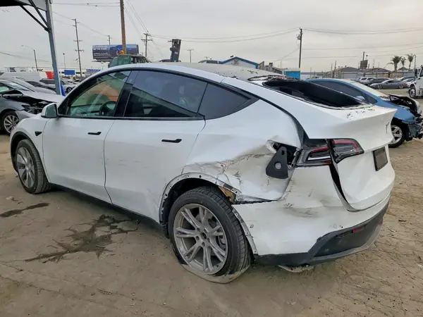 7SAYGDEE5NF433626 2022 TESLA MODEL Y - Image 2