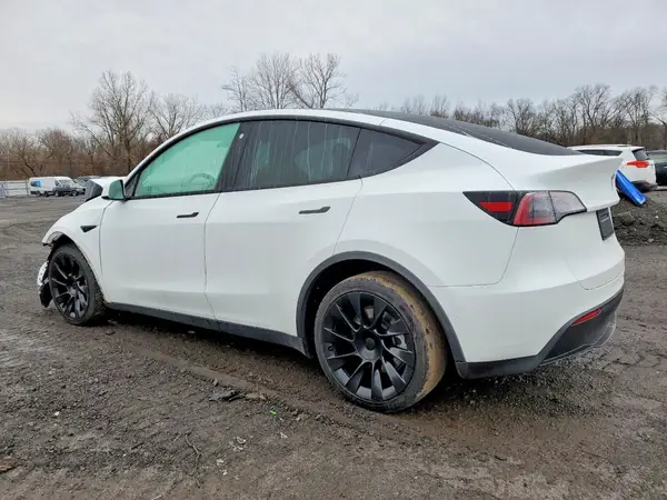7SAYGDEE5NF436347 2022 TESLA MODEL Y - Image 2