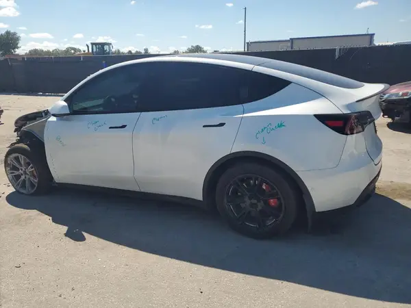 7SAYGDEE5NF437823 2022 TESLA MODEL Y - Image 2