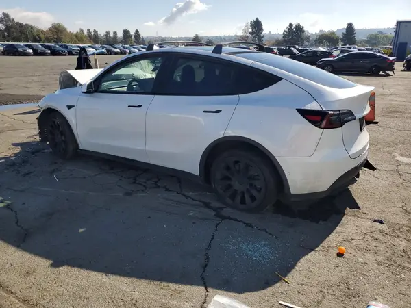 7SAYGDEE5NF438955 2022 TESLA MODEL Y - Image 2