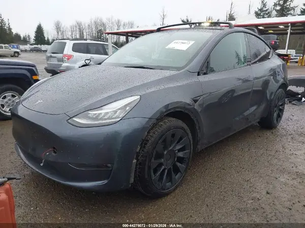 7SAYGDEE5NF439359 2022 TESLA MODEL Y - Image 2