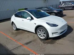 7SAYGDEE5NF440060 2022 TESLA MODEL Y