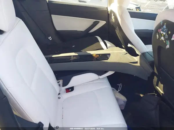 7SAYGDEE5NF443055 2022 TESLA MODEL Y - Image 8
