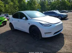 7SAYGDEE5NF450877 2022 TESLA MODEL Y