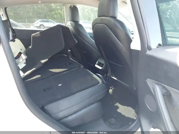 7SAYGDEE5NF450877 2022 TESLA MODEL Y - Image 8
