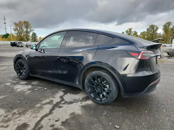 7SAYGDEE5NF481322 2022 TESLA MODEL Y - Image 2