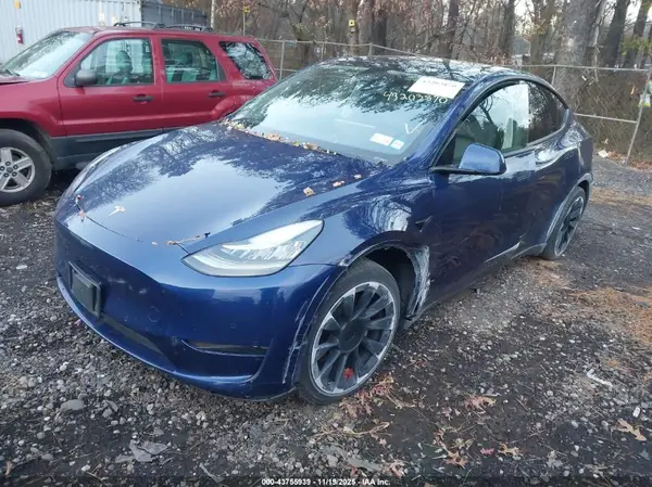 7SAYGDEE5NF481398 2022 TESLA MODEL Y - Image 2