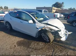 7SAYGDEE5NF487380 2022 TESLA MODEL Y
