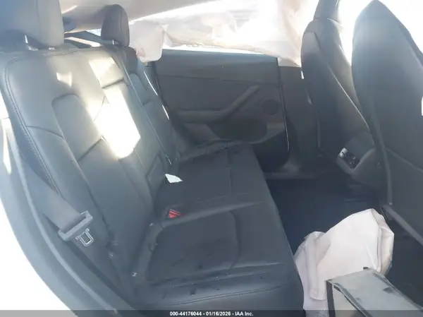 7SAYGDEE5NF487380 2022 TESLA MODEL Y - Image 8