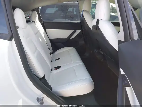 7SAYGDEE5NF506185 2022 TESLA MODEL Y - Image 8