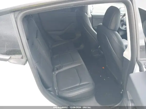 7SAYGDEE5NF531913 2022 TESLA MODEL Y - Image 8