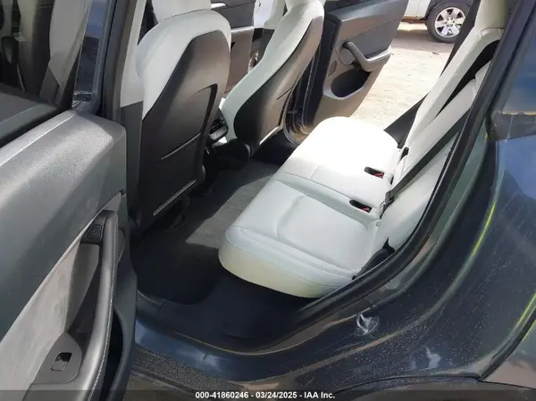 7SAYGDEE5NF534259 2022 TESLA MODEL Y - Image 8