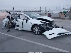 7SAYGDEE5NF552504 2022 TESLA MODEL Y