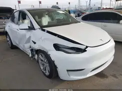 7SAYGDEE5NF556083 2022 TESLA MODEL Y