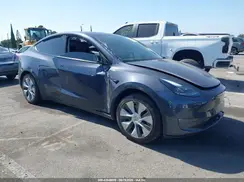 7SAYGDEE5NF557900 2022 TESLA MODEL Y