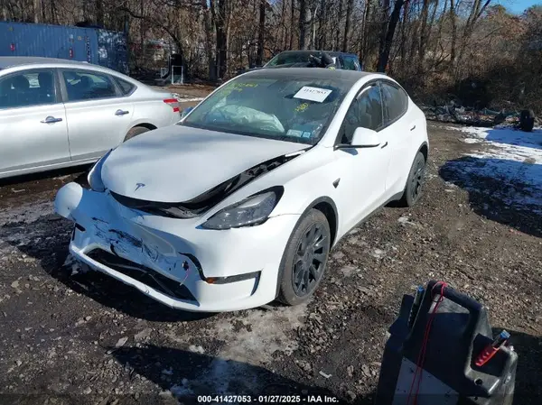 7SAYGDEE5NF562725 2022 TESLA MODEL Y - Image 2