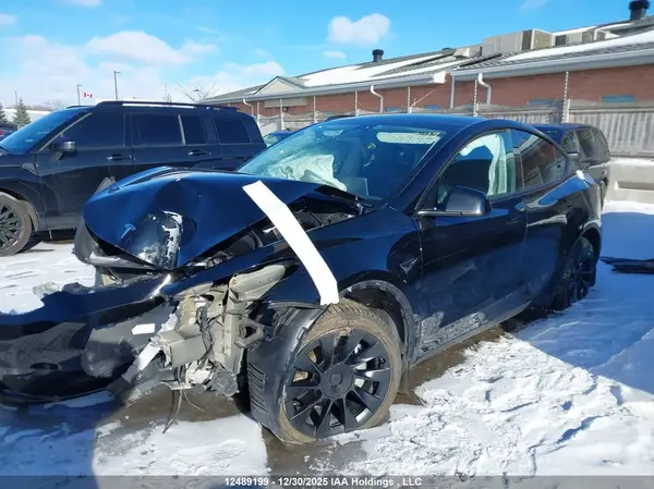 7SAYGDEE5NF574051 2022 TESLA MODEL Y - Image 2