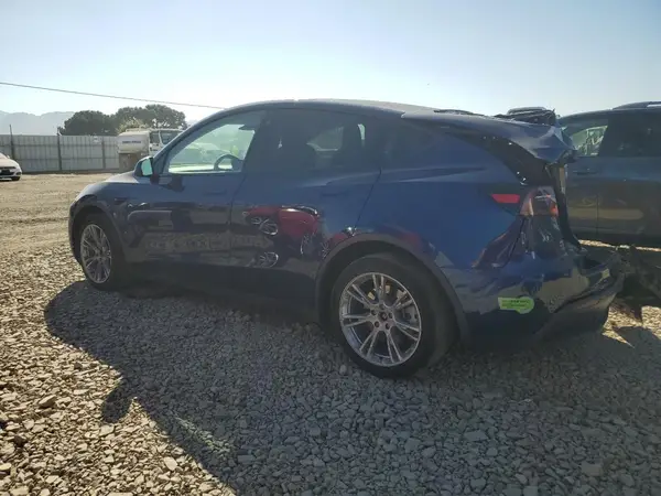 7SAYGDEE5NF576074 2022 TESLA MODEL Y - Image 2