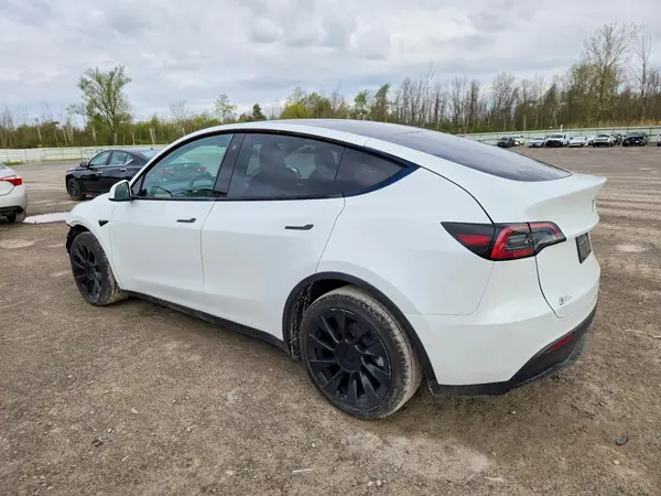 7SAYGDEE5PA023571 2023 TESLA MODEL Y - Image 2