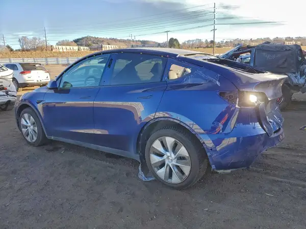 7SAYGDEE5PA023649 2023 TESLA MODEL Y - Image 2