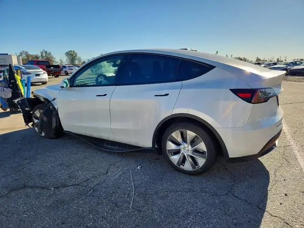 7SAYGDEE5PA036157 2023 TESLA MODEL Y - Image 2