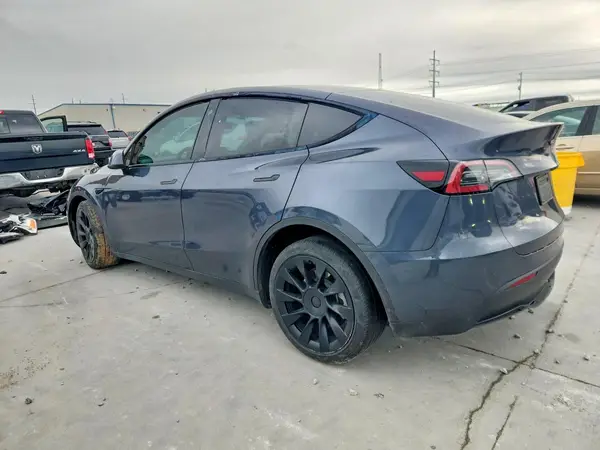 7SAYGDEE5PA044937 2023 TESLA MODEL Y - Image 2