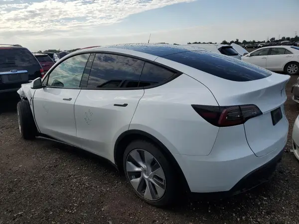 7SAYGDEE5PA054268 2023 TESLA MODEL Y - Image 2