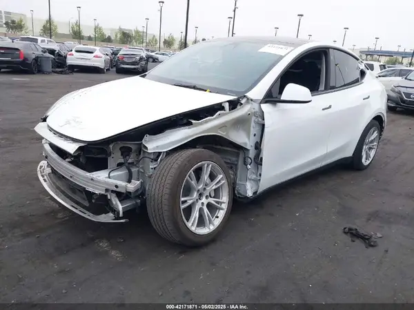 7SAYGDEE5PA063097 2023 TESLA MODEL Y - Image 2