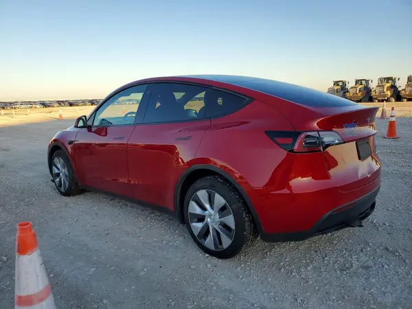 7SAYGDEE5PA063178 2023 TESLA MODEL Y - Image 2
