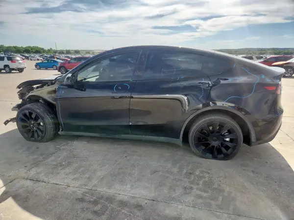 7SAYGDEE5PA074410 2023 TESLA MODEL Y - Image 2