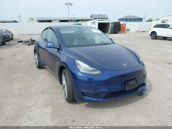 7SAYGDEE5PA076268 2023 TESLA MODEL Y - Image 1