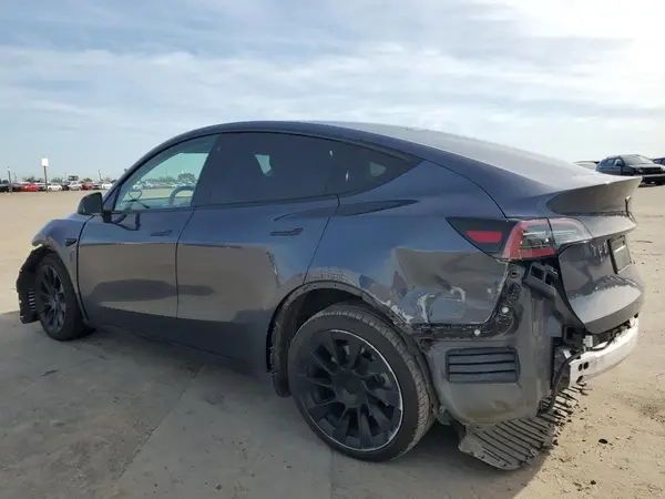 7SAYGDEE5PA076514 2023 TESLA MODEL Y - Image 2