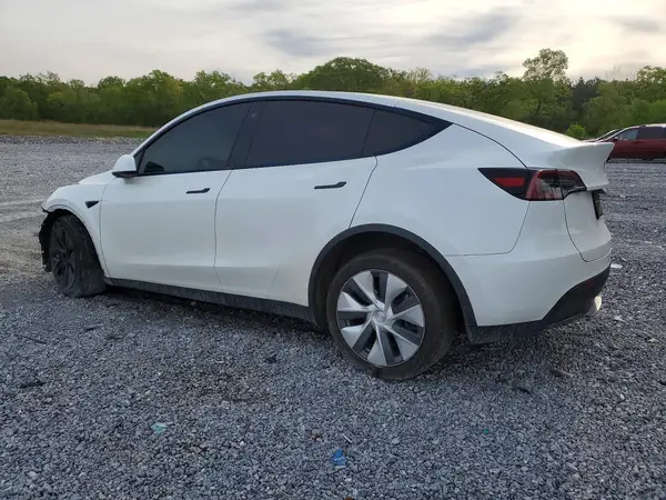 7SAYGDEE5PA077145 2023 TESLA MODEL Y - Image 2