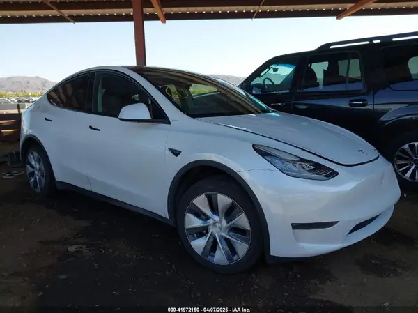 7SAYGDEE5PA085472 2023 TESLA MODEL Y - Image 1